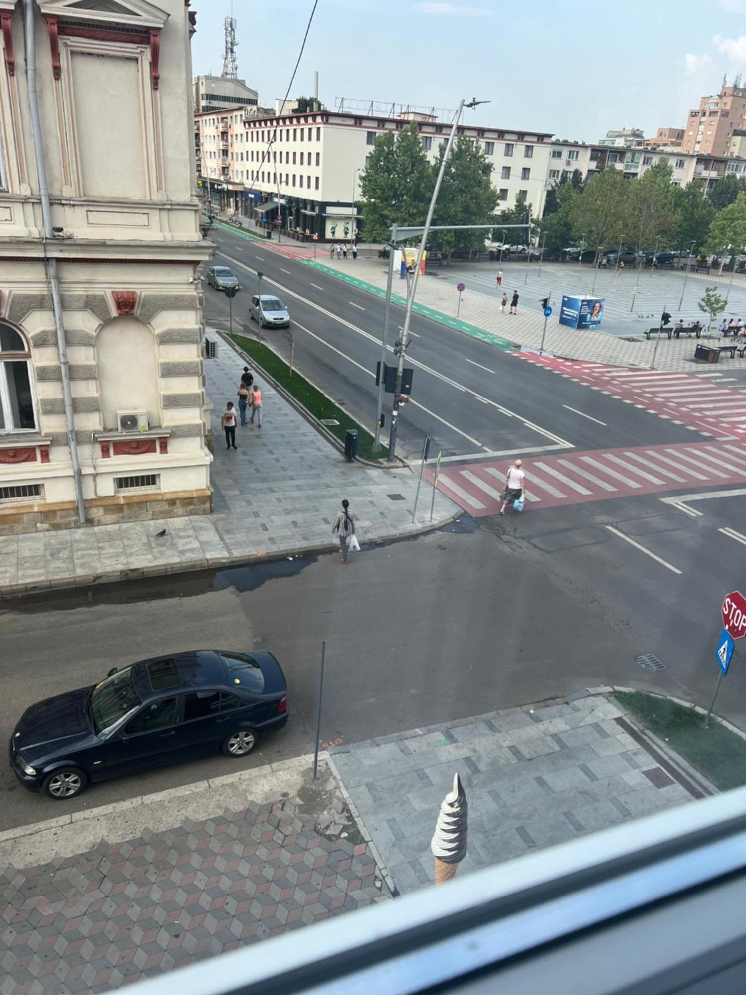 Central Trei Camere Bacău Екстериор снимка