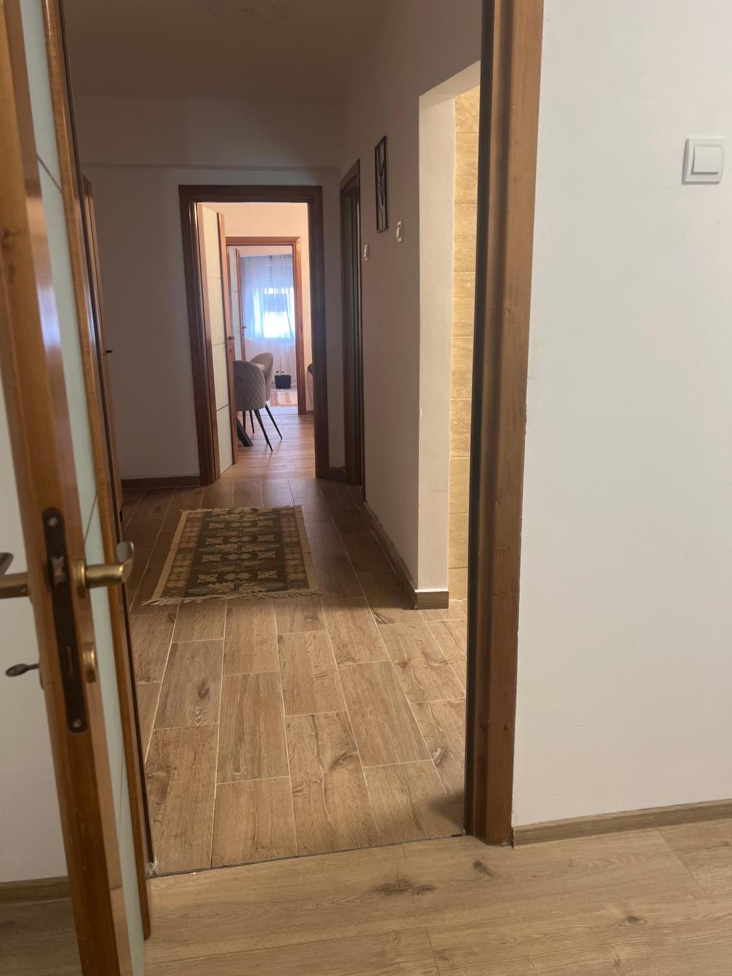Central Trei Camere Bacău Екстериор снимка