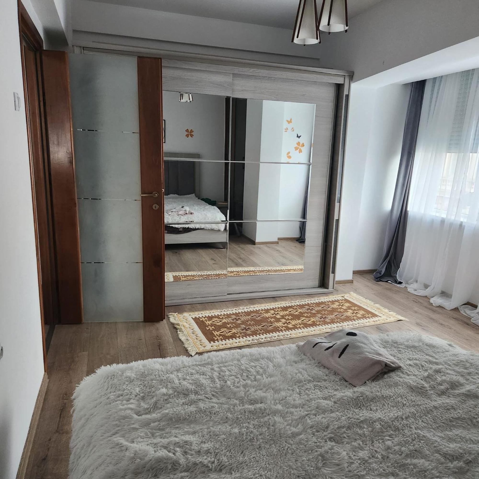 Central Trei Camere Bacău Екстериор снимка
